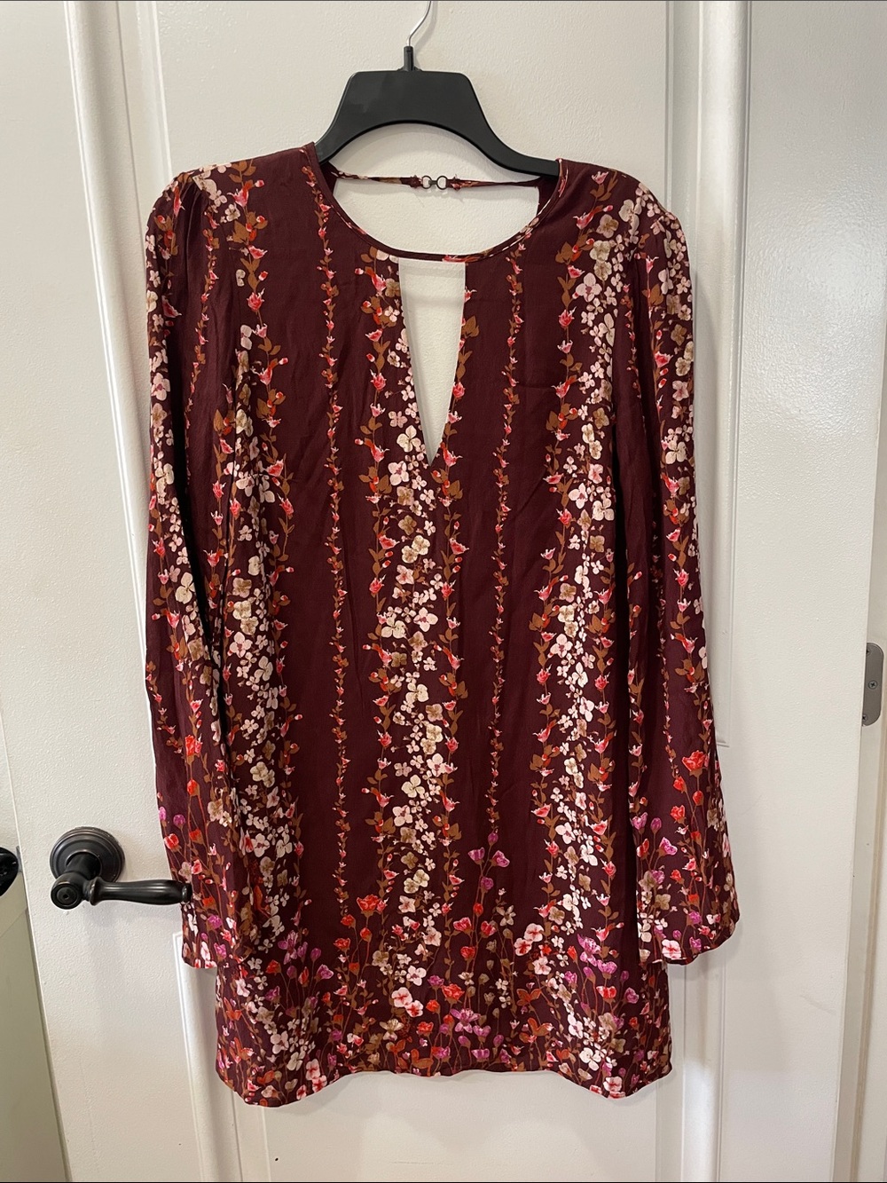 Kimchi Blue Burgundy Floral Long-Sleeve Keyhole Tunic Dress